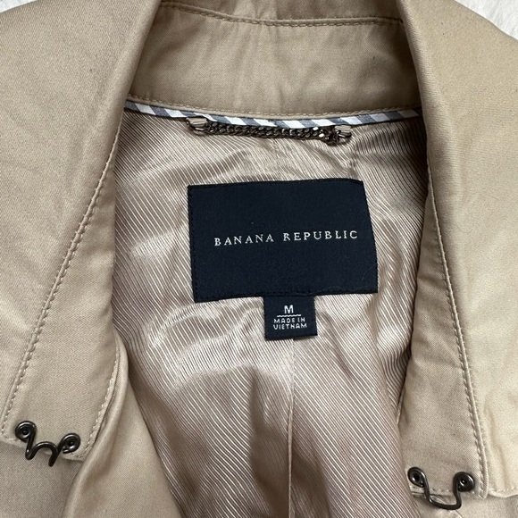 Banana Republic Trench Coat- Size Medium - Picture 4 of 8